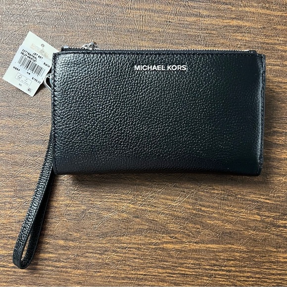 Michael Kors Handbags - NWT Michael Kors Wallet Wristlet Black